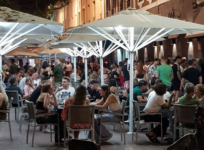 Bares con ambiente en Las Palmas, La Catalina