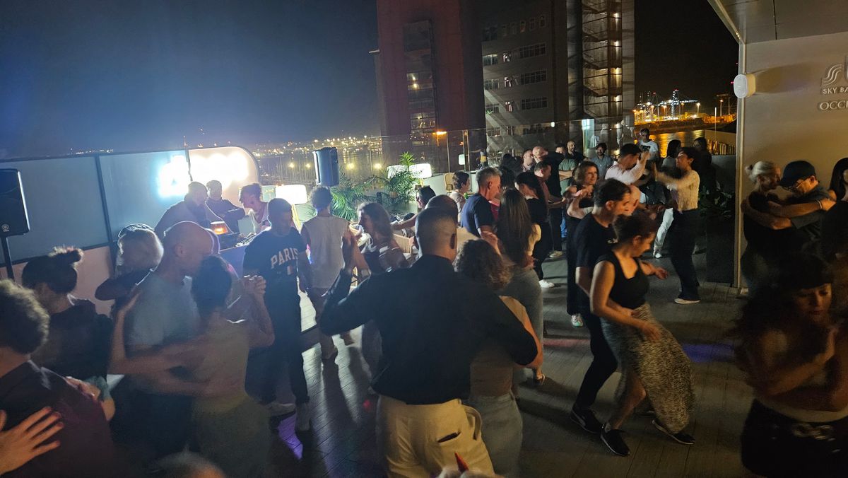 Social de salsa y bachata en el Hotel Occidental, Las Palmas